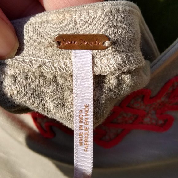 Free People Grey knit dress with embroidery sz M - Picture 6 of 8